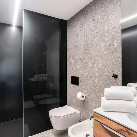 Black Pearl Apartment By Locap Group Portorož