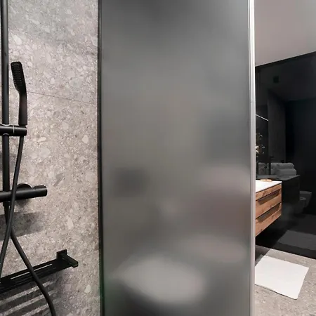 Black Pearl Apartment By Locap Group شقة بورتوروز
